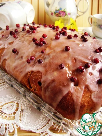 Butter cake with candied fruit and icing