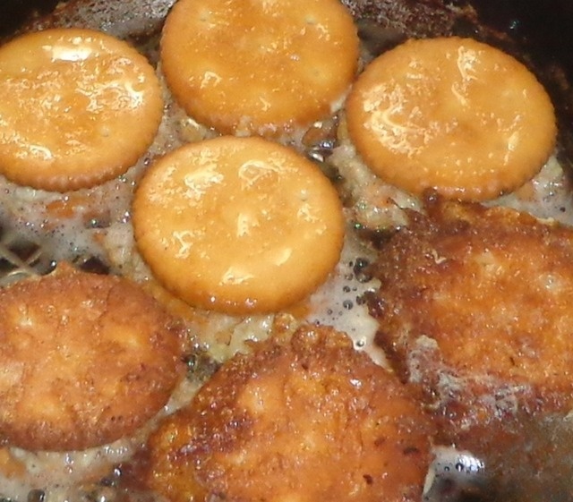 Крекеры с мясной начинкой