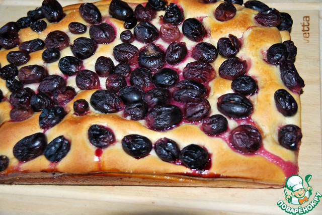 Schiacciata with grapes 
