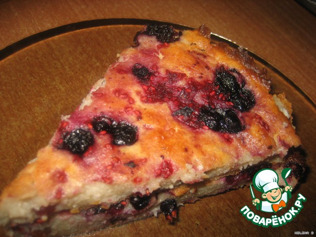 Cottage cheese and berries casserole