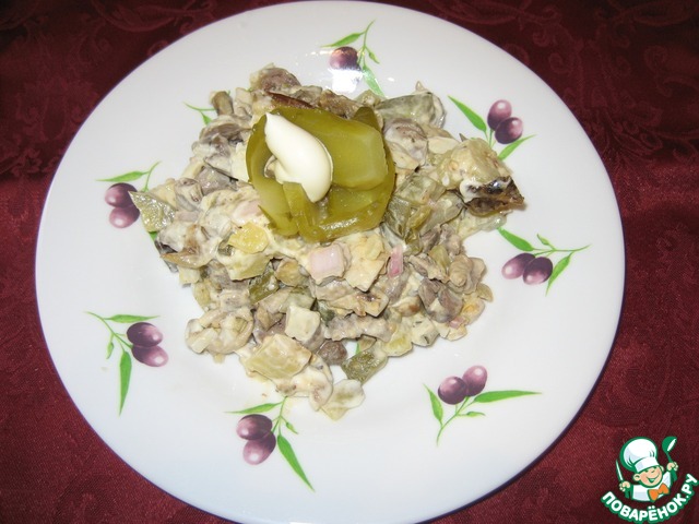Salad with chicken hearts and eggplant