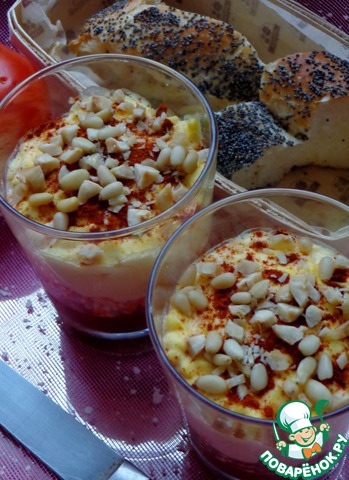 Тирамису из пармезана и крабовых палочек