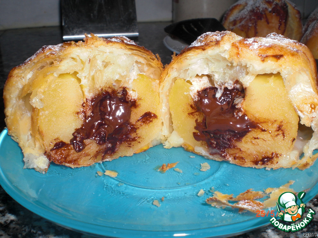 Apples in puff