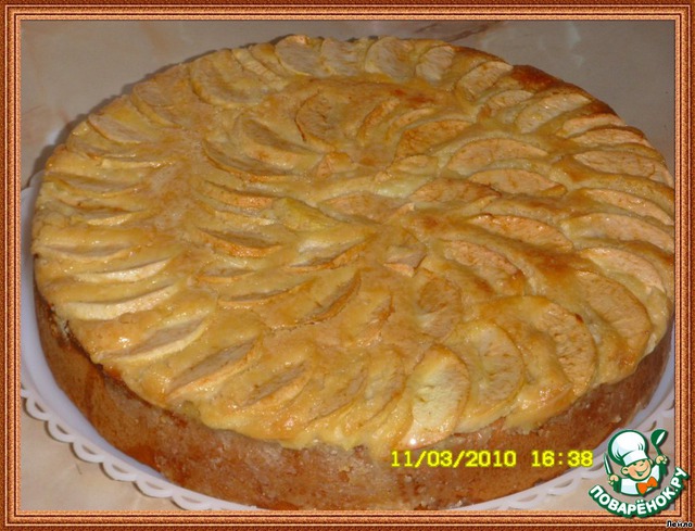 Apple pie with cheese and poppy seeds