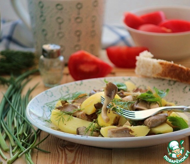 Stewed mushrooms with potatoes