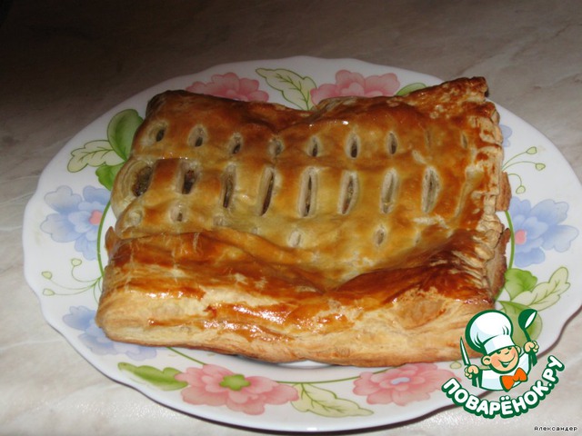 Pie with mushrooms and cabbage
