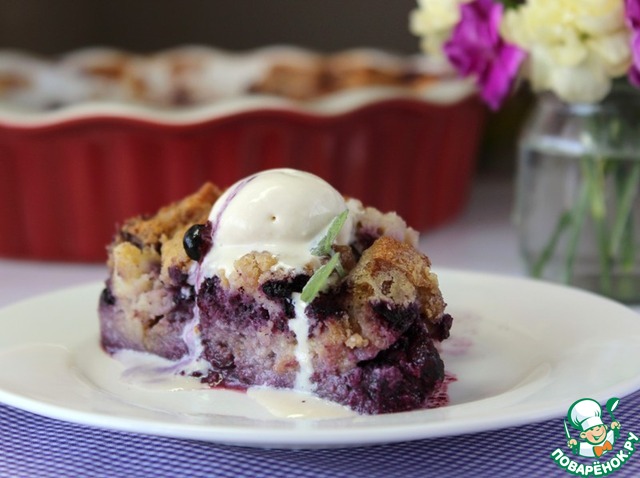 Bread pudding with blueberries