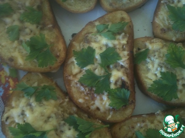 Гренки с куриным фаршем