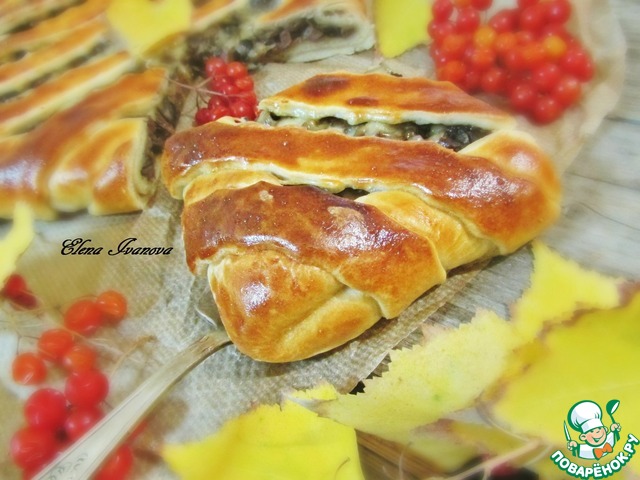 Pie with mushrooms and pork tongue