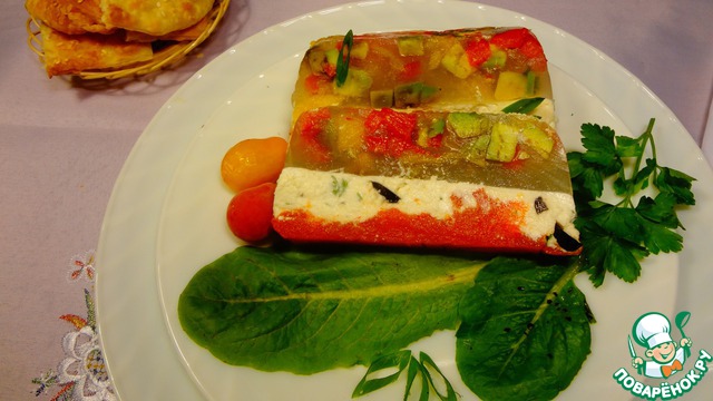 Террин с фетой и овощами