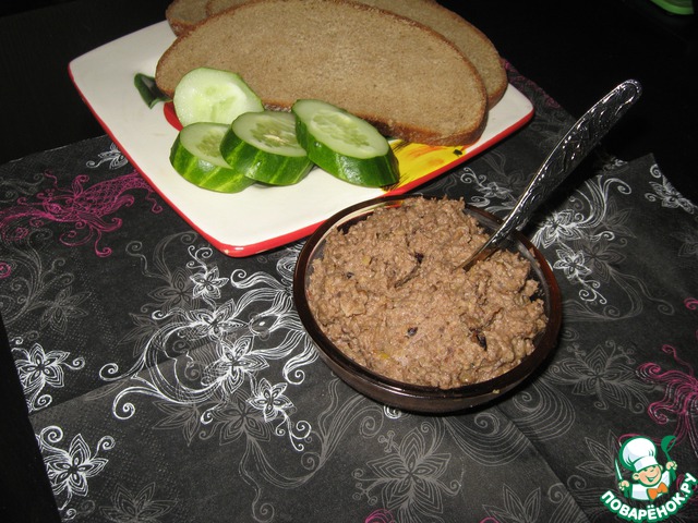 Pate of lentils with prunes