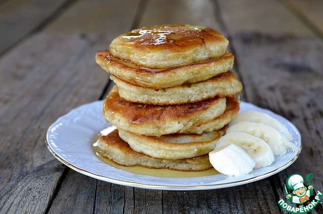 Pancake with peanut and banana