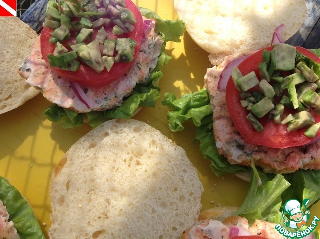 Фишбургеры с сальсой из авокадо