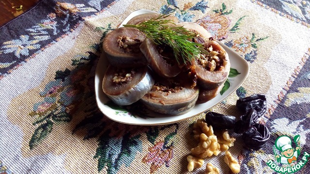 Рольмопс с черносливом и грецкими орехами