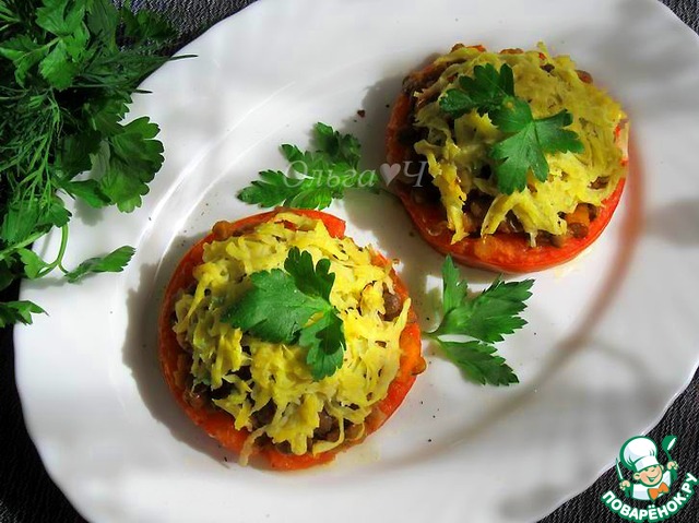 Помидоры, фаршированные чечевицей, под картофельным 