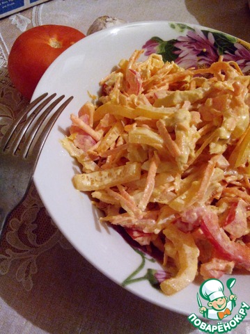 Салат с курицей, перцем и морковью