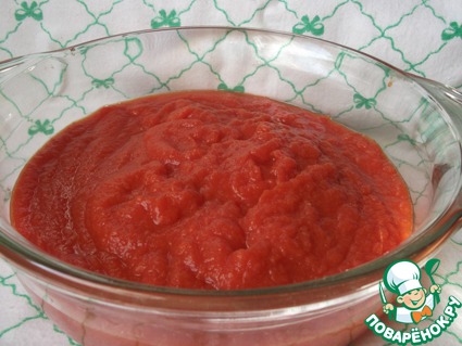 Homemade thick tomato paste