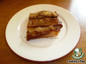 Open pie with bananas
