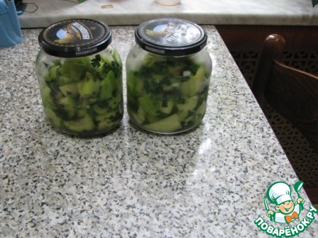 Закуска из маринованных кабачков с медом и чесноком