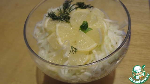 Salad of celery, cabbage and apples