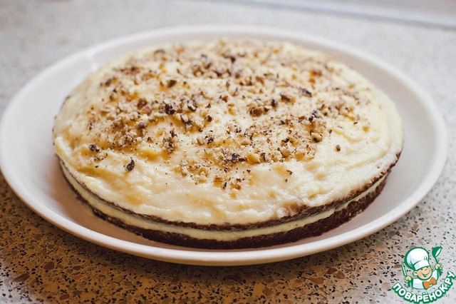 Cake with custard and nuts