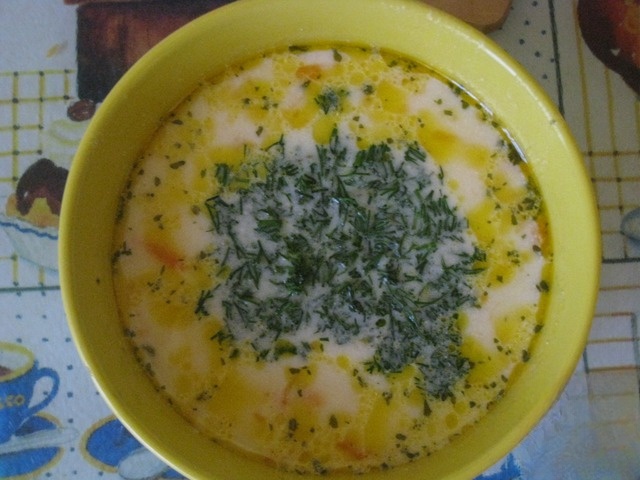 Soup with melted cheese