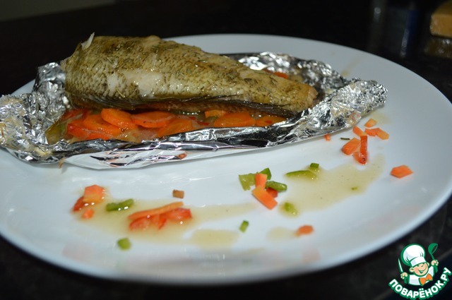 Нототения в медовом маринаде на овощной подушке