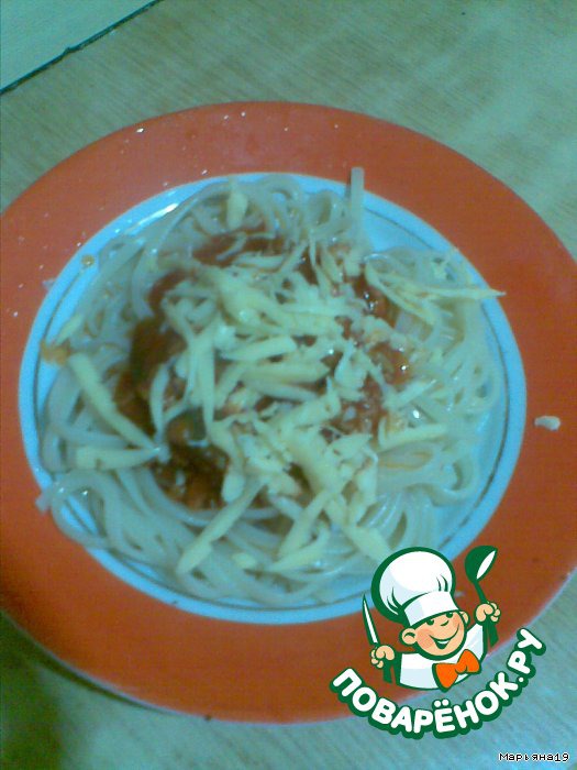 Spaghetti with mushrooms and minced chicken