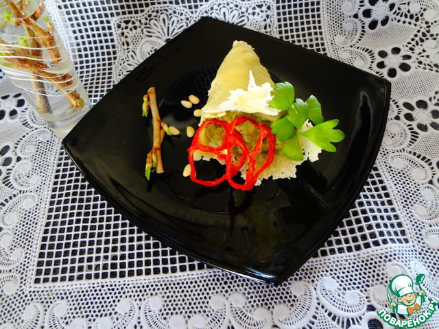 Конус из пармезана с фасолевым муссом