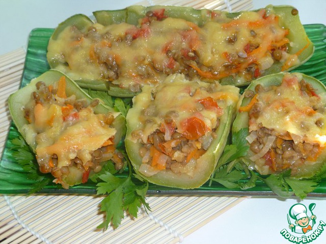 Кабачки, фаршированные чечевицей
