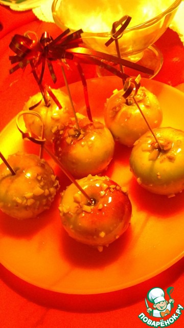 Toffee apples with nuts