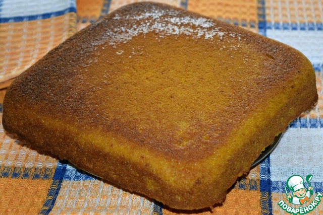 Manne cake with honey and turmeric