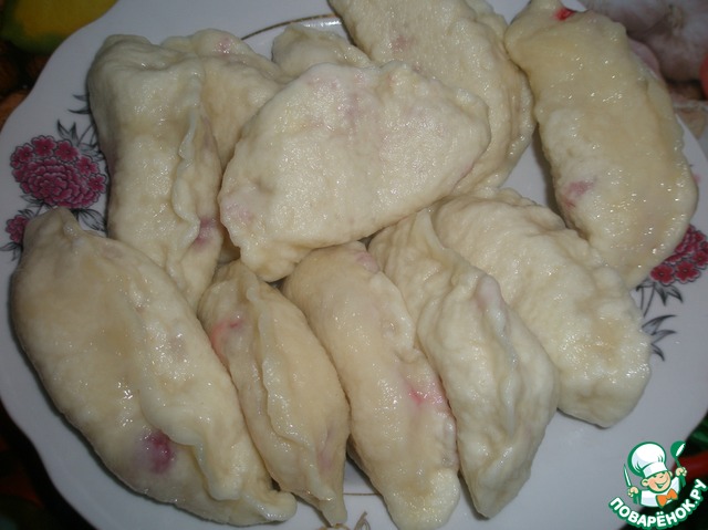 Dumplings with frozen cherry 