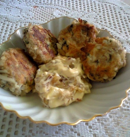 Oat burgers with onion dip