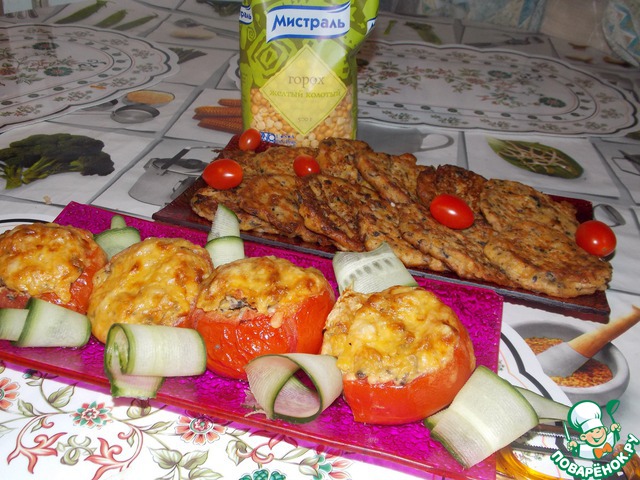Помидоры, фаршированные горохом и грибами