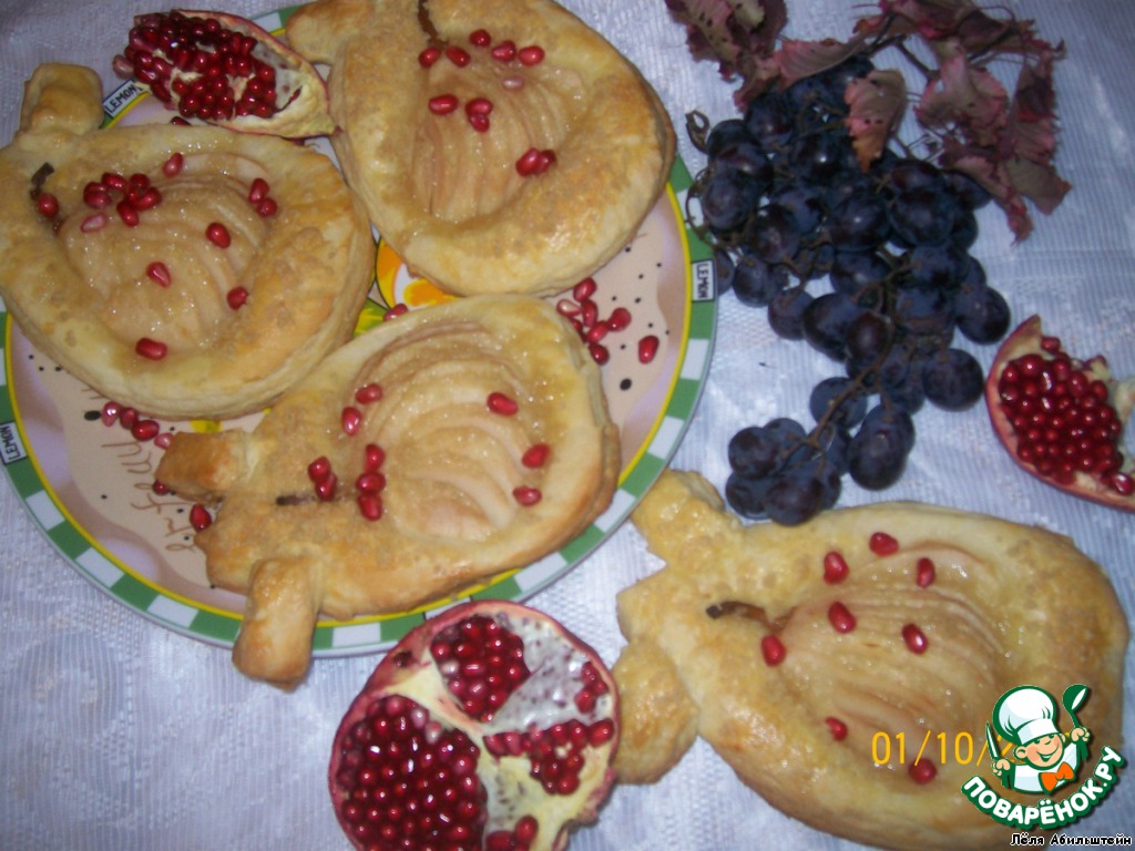 Puffs home-made dough with sweet pears