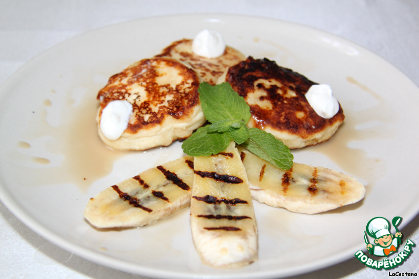 French cheesecakes with a banana