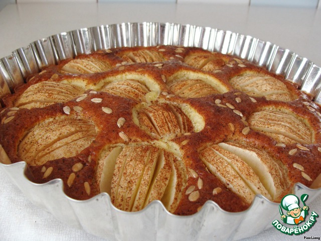 Pie with dried apricots and apples