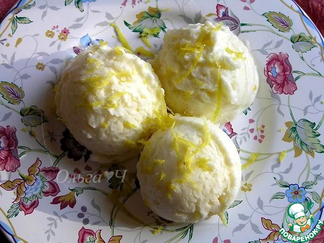 Lemon ice-cream with rice