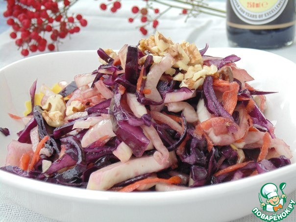 Салат с фенхелем и краснокочанной капустой