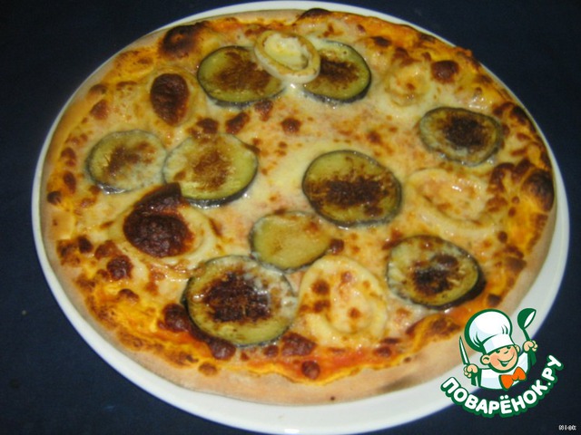 Pizza with eggplant and squid