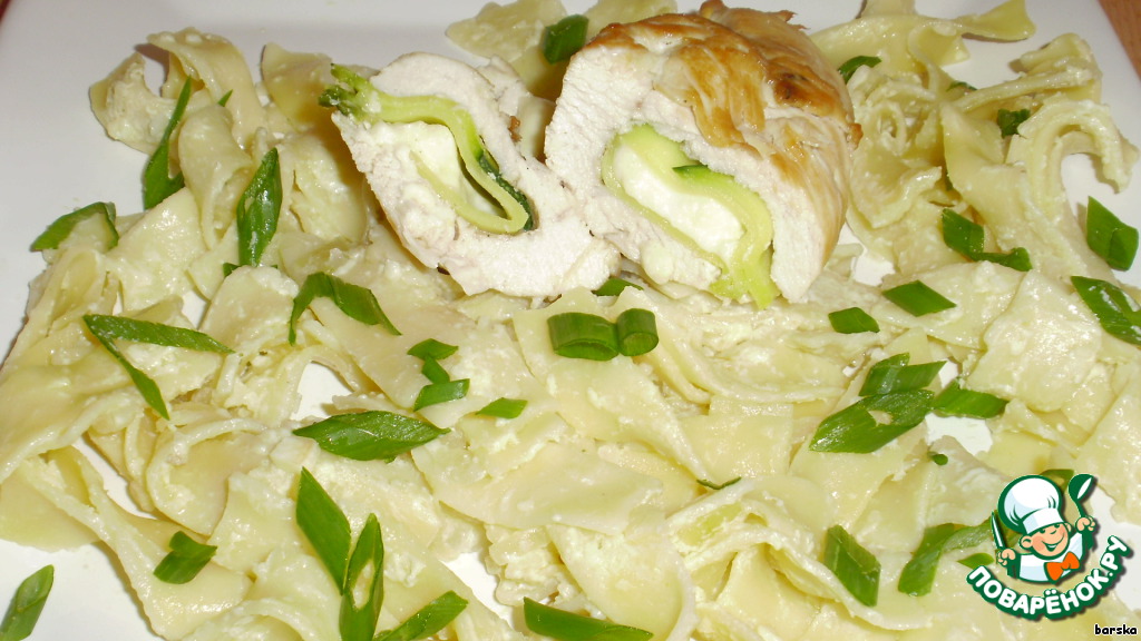 Pasta: noodles in creamy sauce parmezanom