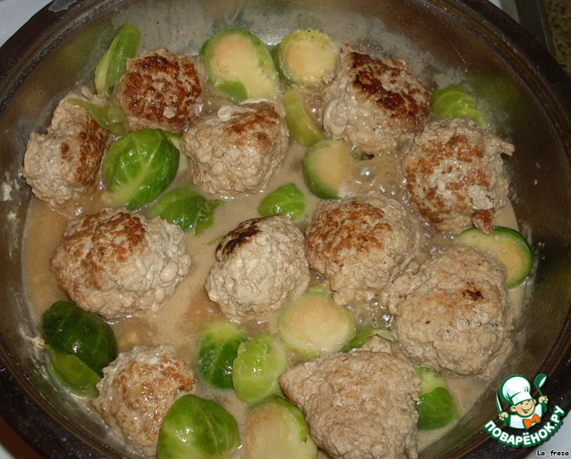 Brussels sprouts with meatballs