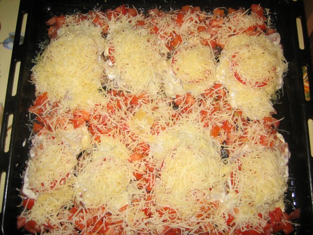 Fish with tomatoes and cheese