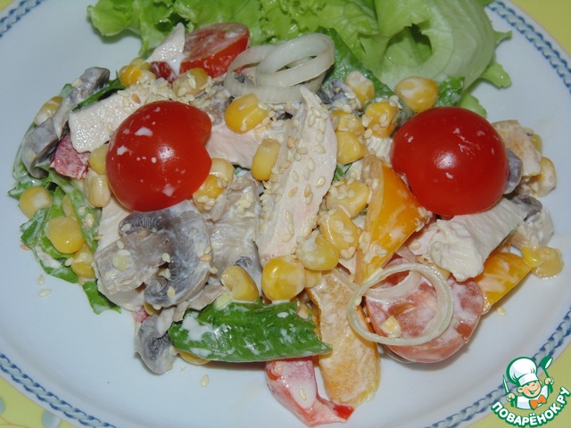 Chicken salad with mushrooms and vegetables