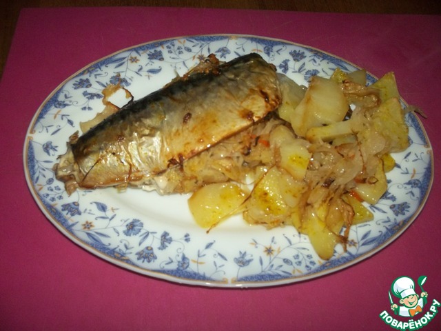 Fish with sauerkraut and potatoes