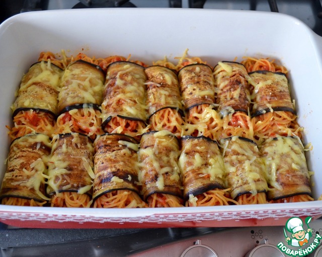 Eggplant rolls with spaghetti