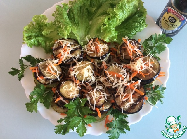 Столбики из баклажанов, кабачков и моркови