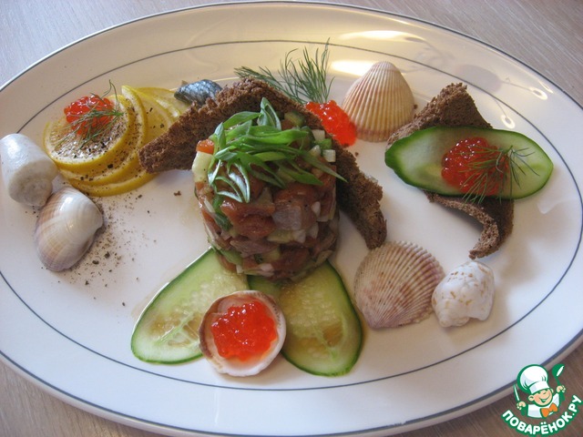 Тартар из лосося с огурцом