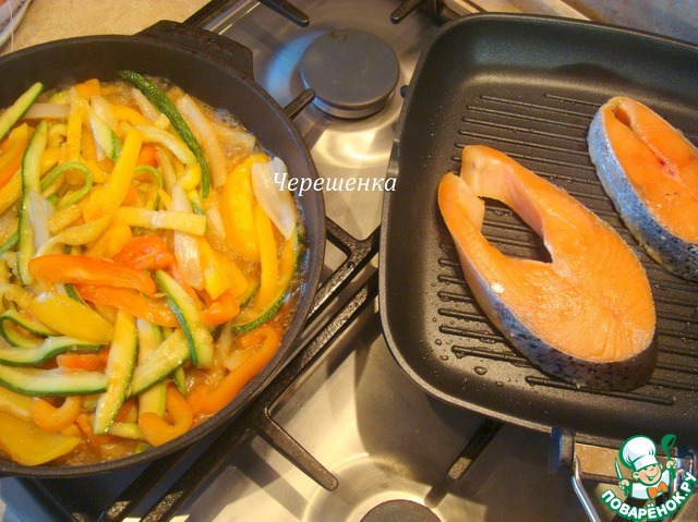 Salmon teriyaki with zucchini and bell peppers in spicy marinade